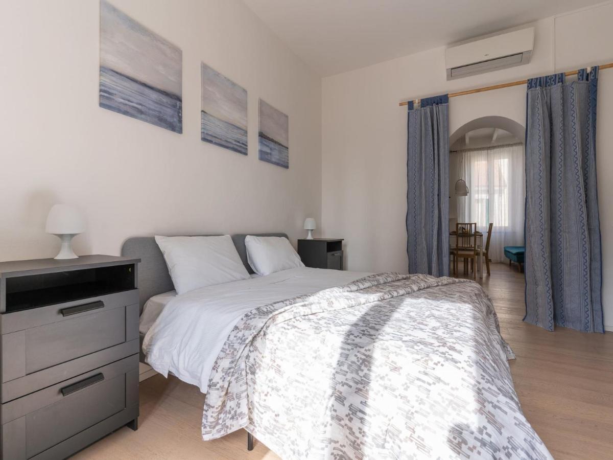 The Best Rent - One Bedroom Near Bosco Verticale Milan